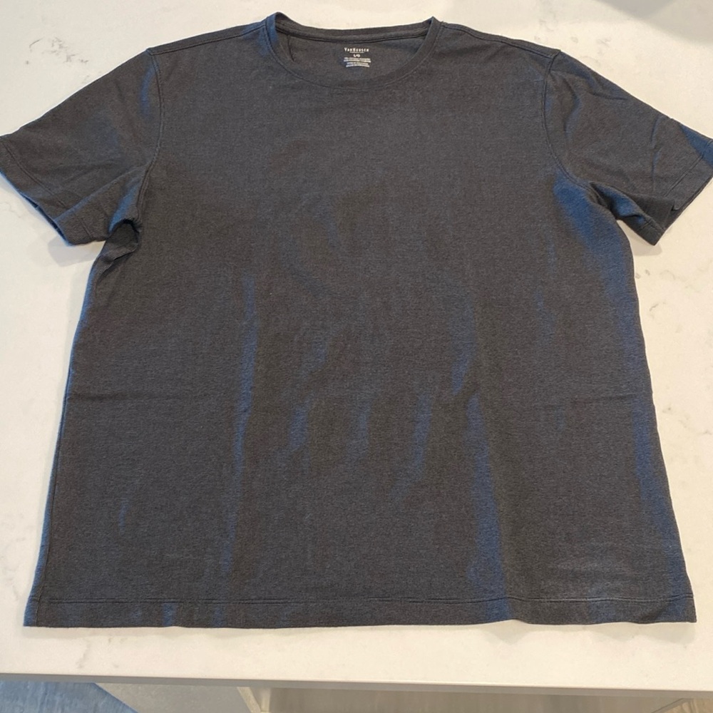 Van Huesen Slate Grey Shirt Sleeve Tee *Like New*